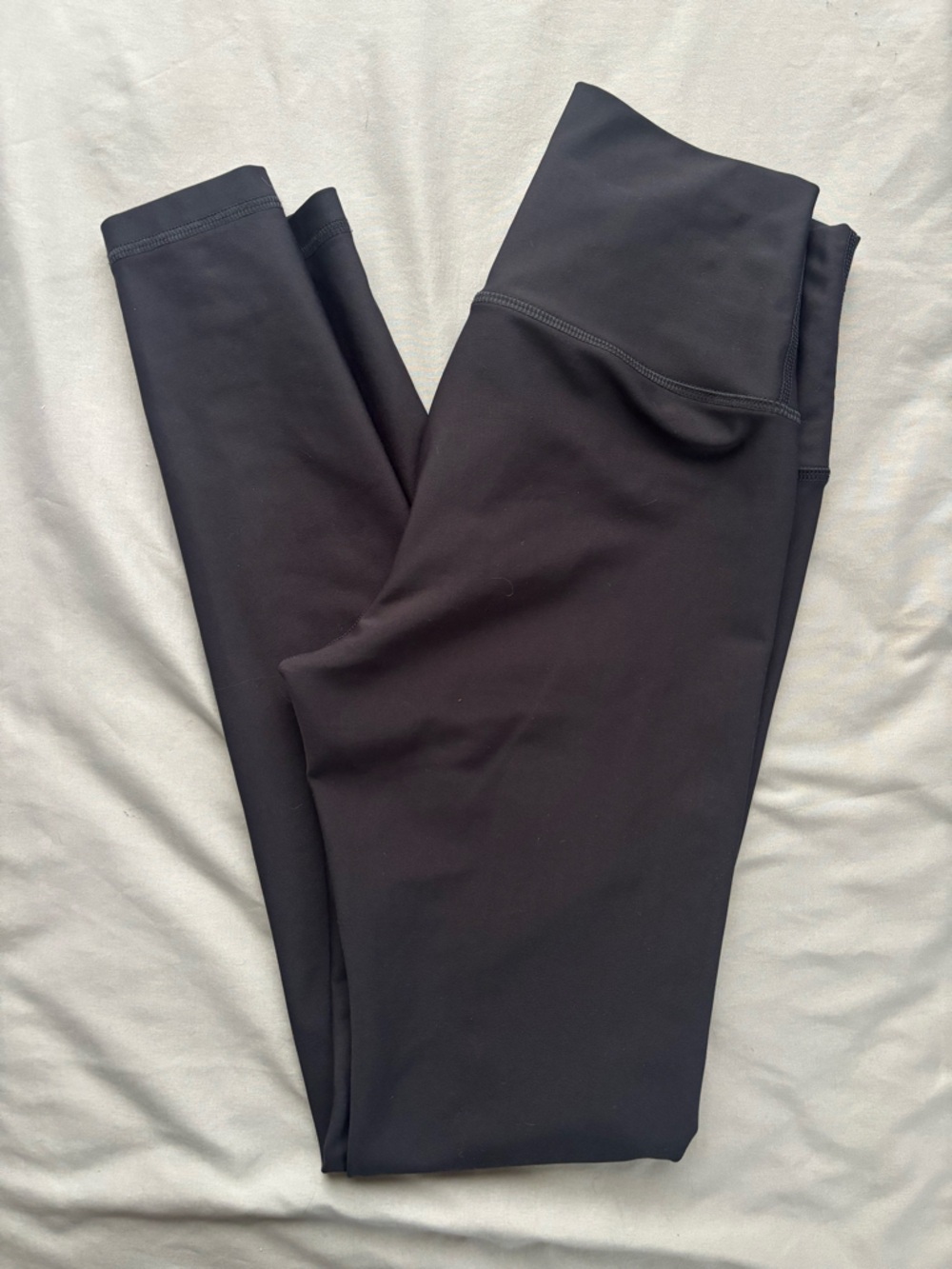 Old Navy Black High-Rise Active Leggings - Picture 3 of 3